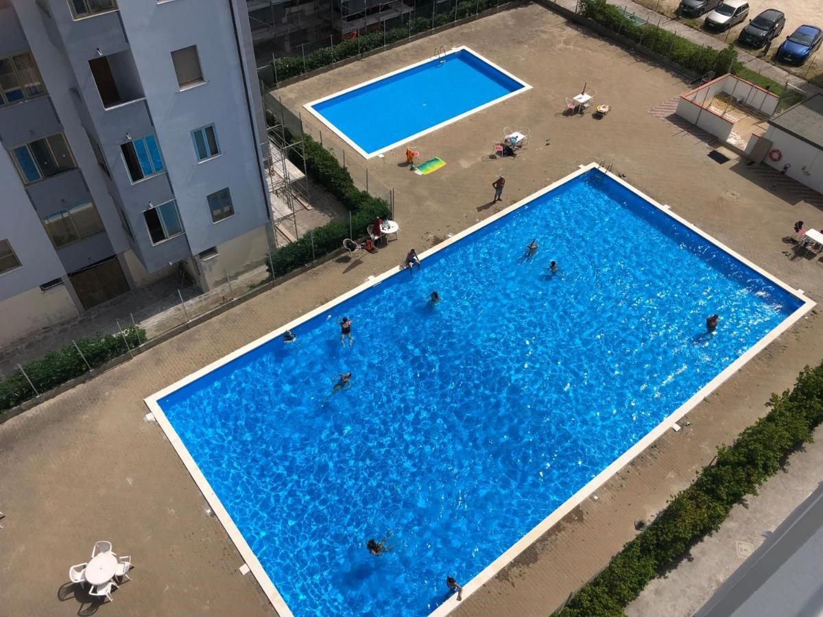 Belvedere Lido Adriano Buitenkant foto